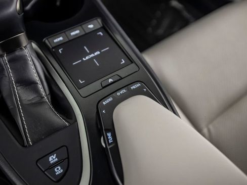 Used 2020 Lexus UX 250h w/ Premium Package AWD/4WD image 35