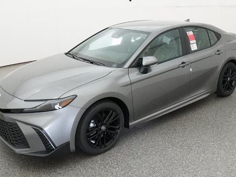 New 2026 Toyota Camry SE FWD image 1