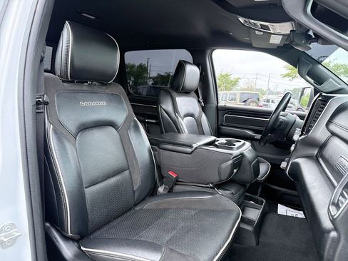 Used 2024 RAM 1500 Laramie AWD/4WD image 22