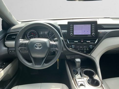 Used 2024 Toyota Camry SE AWD/4WD image 10
