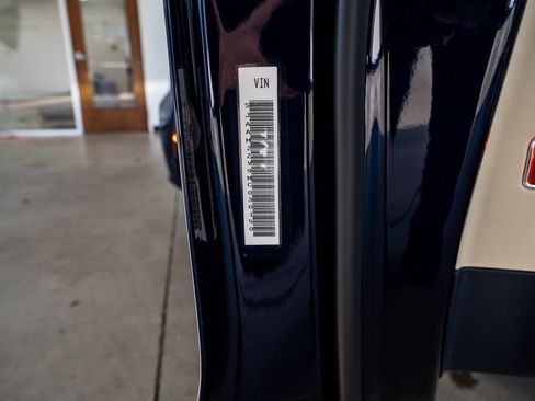 Used 2021 Bentley Bentayga image 65