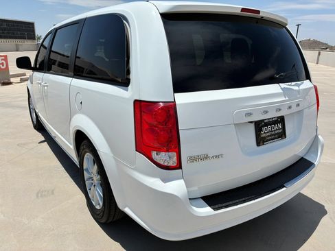 Used 2020 Dodge Grand Caravan SE FWD image 8