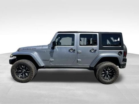 Used 2017 Jeep Wrangler Unlimited Rubicon w/ Connectivity Group AWD/4WD image 3