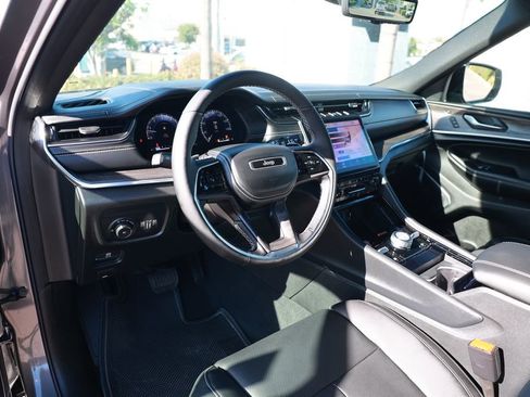 New 2025 Jeep Grand Cherokee Overland image 10