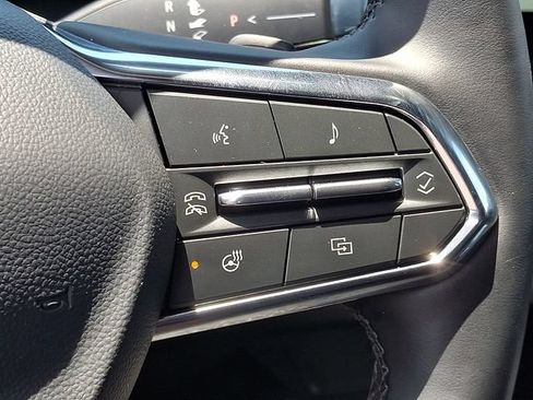 Used 2026 Chevrolet Equinox LT FWD image 18