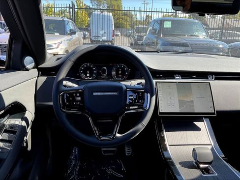 New 2026 Land Rover Range Rover Evoque Dynamic SE image 15