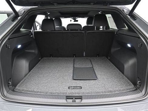 New 2026 Volkswagen Atlas Cross Sport SE image 12