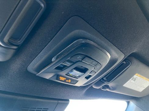 Used 2025 Toyota Corolla Cross AWD Hybrid image 29