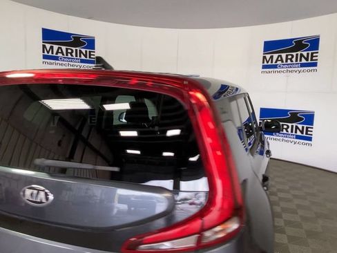 Used 2021 Kia Soul LX FWD image 9
