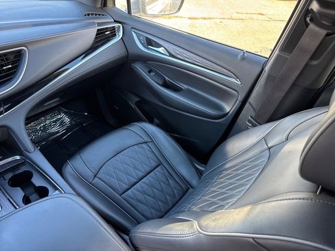 Used 2023 Buick Enclave Avenir w/ Avenir Technology Package image 15