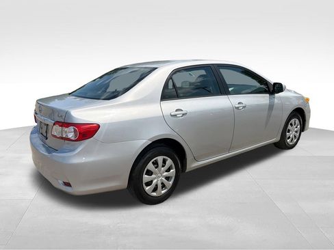 Used 2011 Toyota Corolla LE FWD image 5