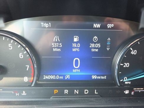 Used 2024 Ford Explorer XLT RWD image 41