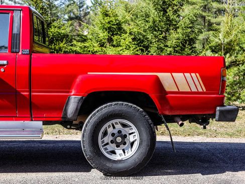 Used 1986 Toyota Pickup 4x4 Regular Cab Turbo image 5