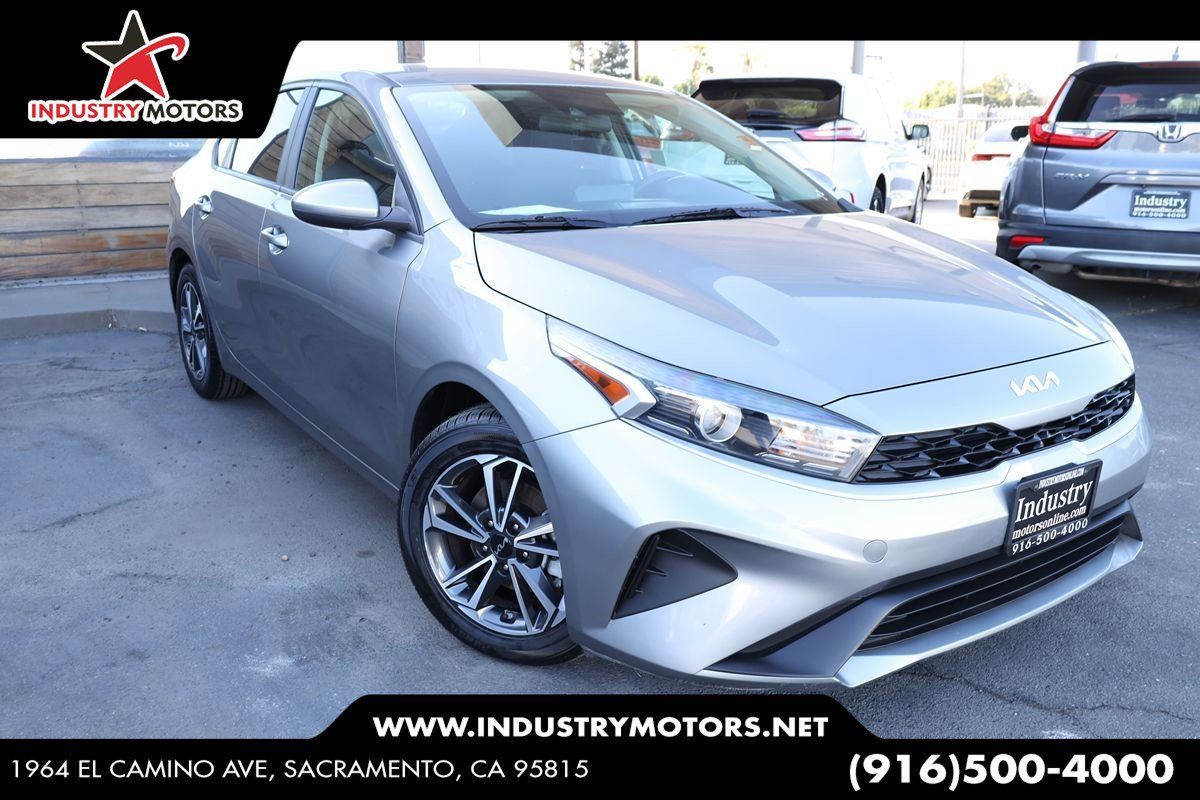 Used 2022 Kia Forte LXS FWD image 1