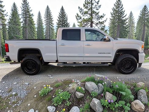 Used 2017 GMC Sierra 2500 Denali w/ Suspension Package, Off-Road AWD/4WD image 6