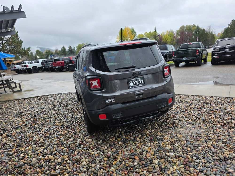Used 2018 Jeep Renegade Altitude AWD/4WD image 10