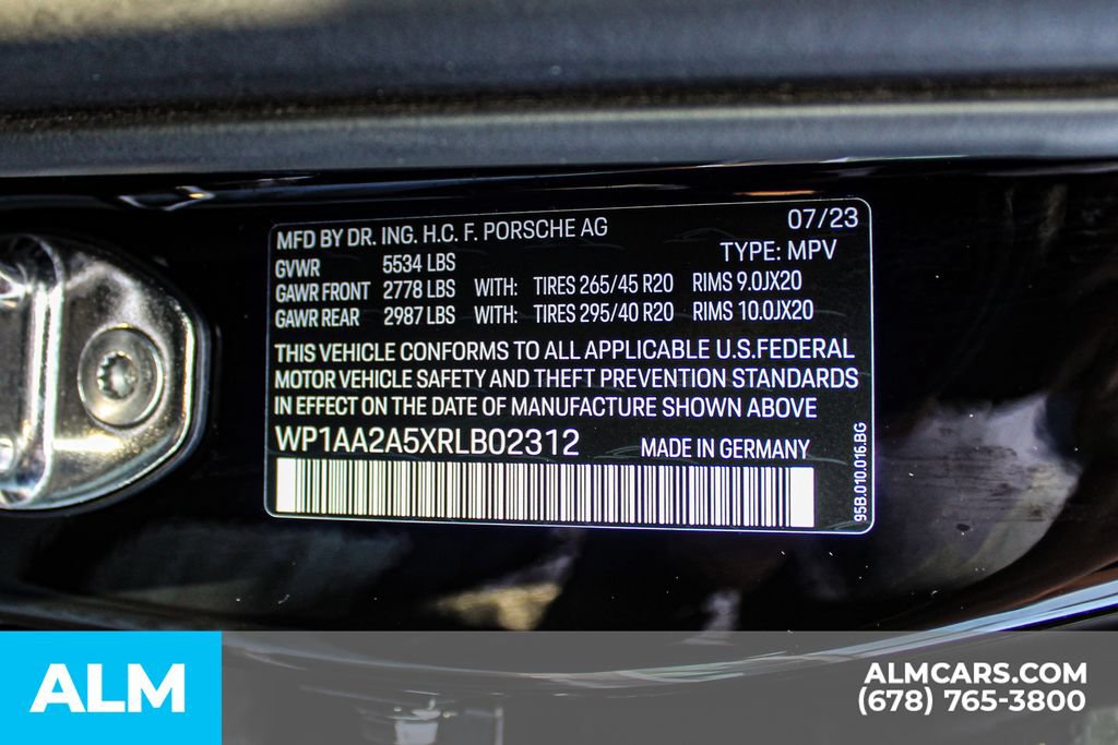 Used 2024 Porsche Macan AWD/4WD image 41