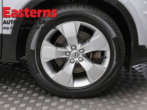 Used 2021 Volvo XC40 T4 Momentum FWD image 30