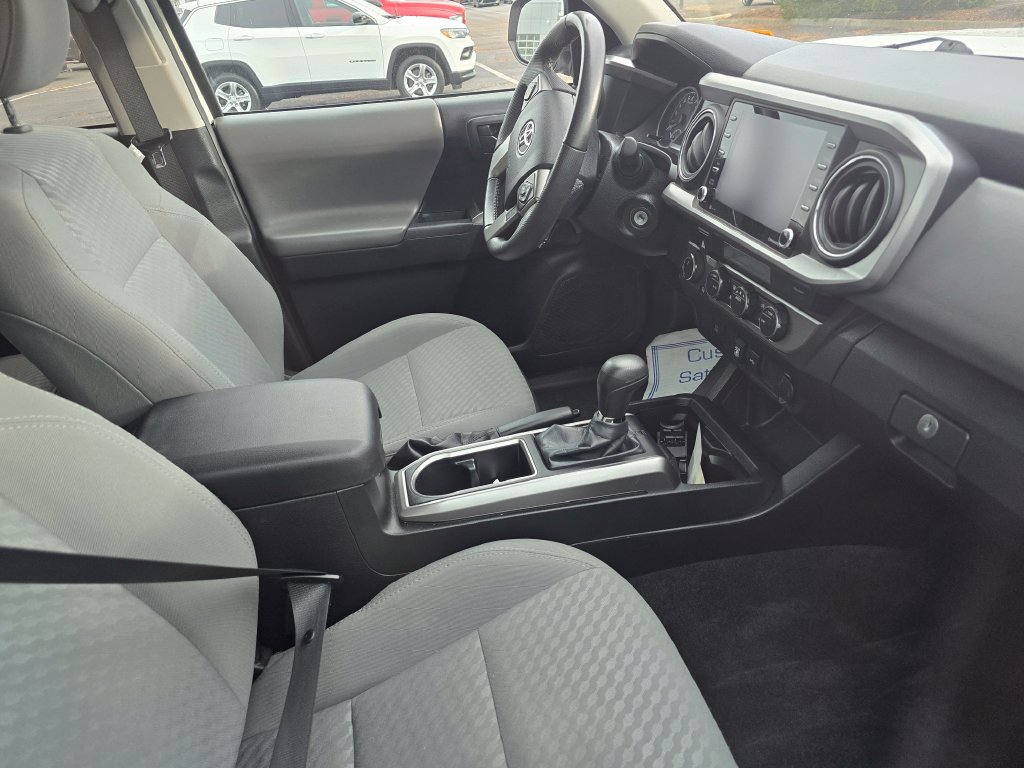 Certified 2021 Toyota Tacoma SR5 AWD/4WD image 15