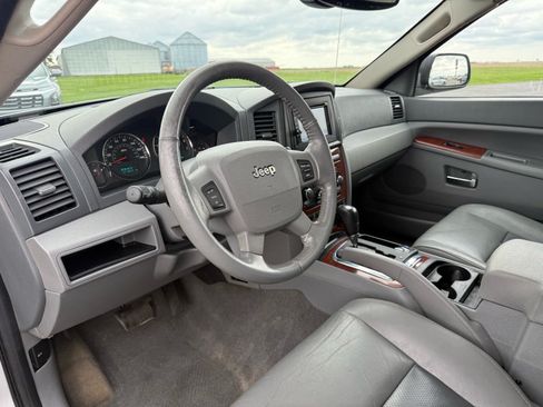 Used 2005 Jeep Grand Cherokee Limited AWD/4WD image 13