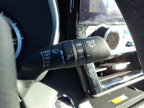 Used 2023 Toyota Highlander XSE image 18