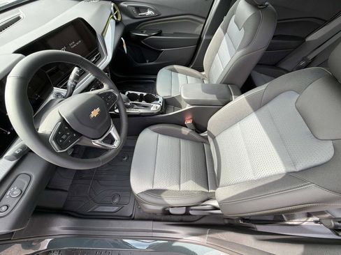 New 2026 Chevrolet Trax LT FWD image 3