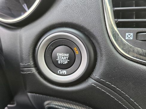 Used 2020 Dodge Durango R/T w/ Technology Group image 32