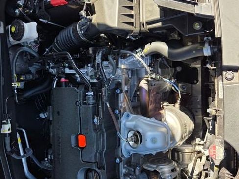 Used 2025 Honda HR-V LX image 31