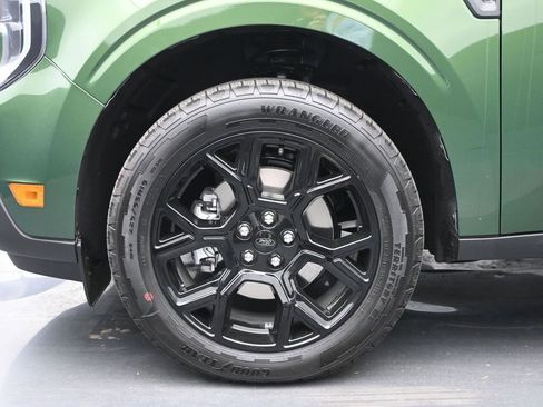 New 2025 Ford Maverick Lariat w/ Black Appearance Package image 30
