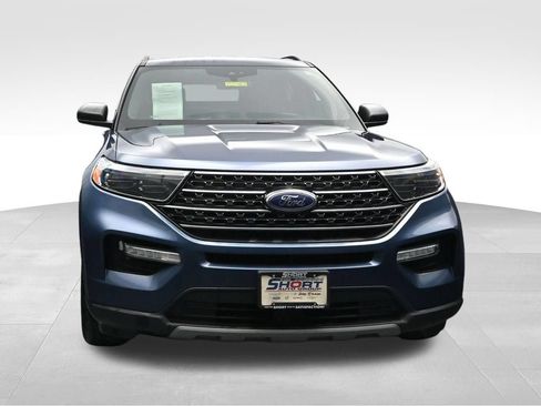 Used 2020 Ford Explorer XLT w/ Equipment Group 202A AWD/4WD image 8