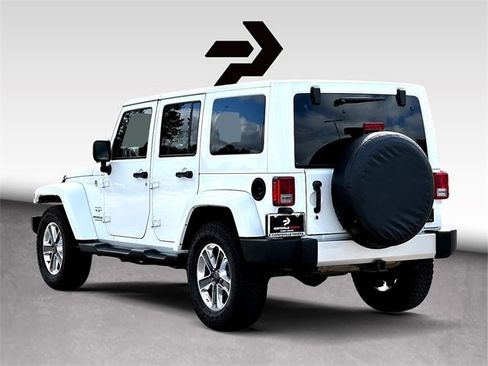 Used 2017 Jeep Wrangler Unlimited Sahara w/ Connectivity Group image 6