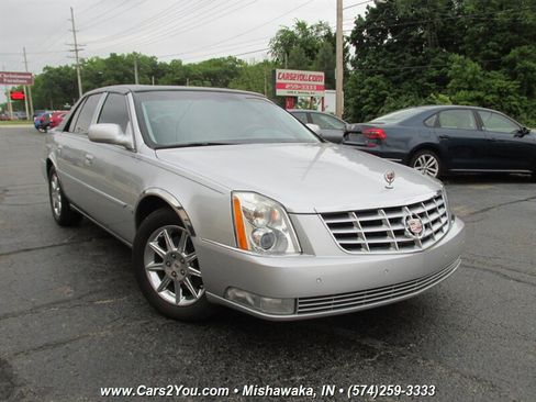 Used 2010 Cadillac DTS Luxury image 7