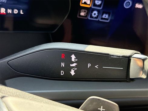 Used 2024 Chevrolet Traverse LT image 15