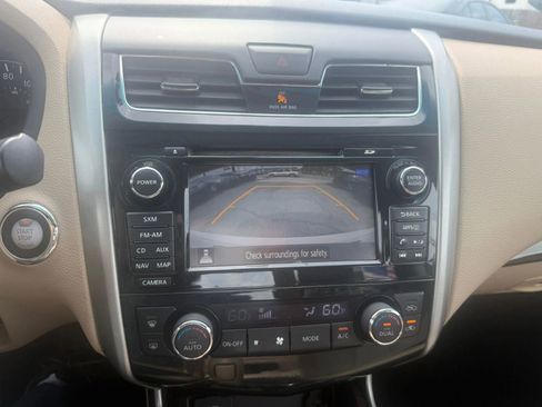 Used 2015 Nissan Altima 2.5 SL w/ Technology Package FWD image 15