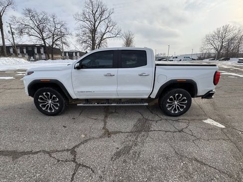 Used 2024 GMC Canyon Denali image 3