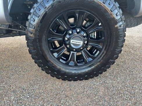 Used 2022 Ford F250 Lariat w/ Tremor Off-Road Package image 10