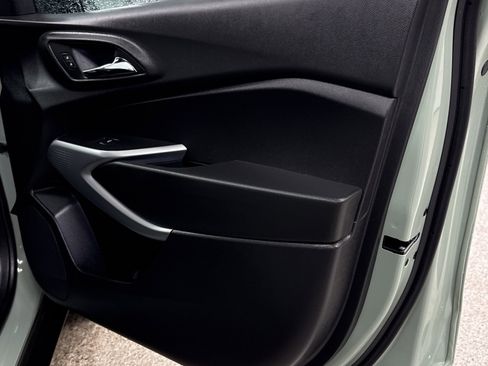 Used 2024 Chevrolet Trax RS w/ Driver Confidence Package image 20