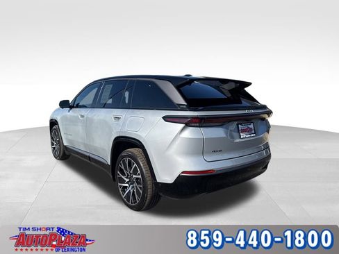 Used 2025 Jeep Wagoneer S Limited w/ Comfort Package image 2