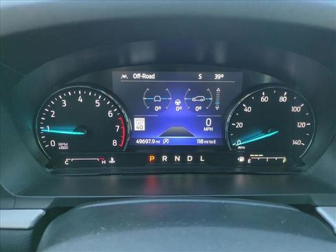 Used 2022 Ford Explorer XLT w/ Equipment Group 202A image 9