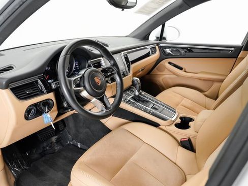 Used 2017 Porsche Macan image 4