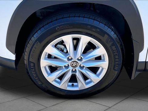 Used 2024 Toyota Corolla Cross LE AWD/4WD image 10