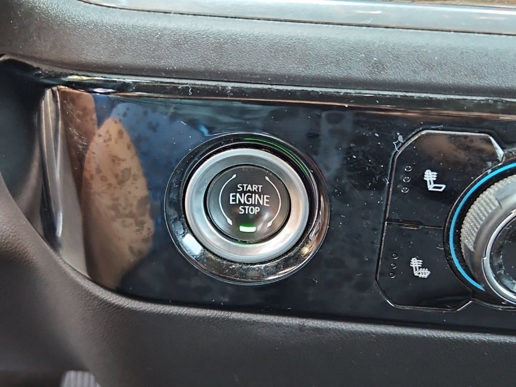 Used 2024 Chevrolet Silverado 1500 LT AWD/4WD image 16