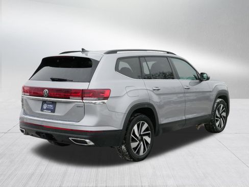 Certified 2025 Volkswagen Atlas SE image 7