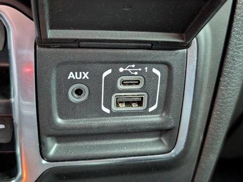 Used 2024 Jeep Gladiator Rubicon w/ Safety Group AWD/4WD image 18