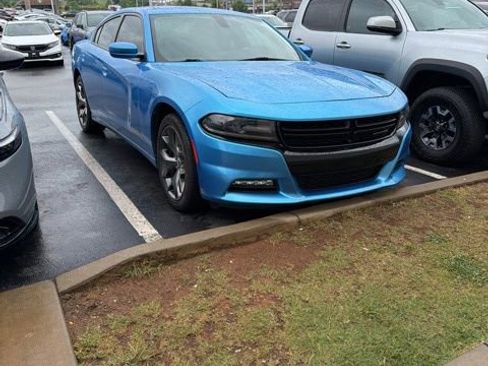 Used 2015 Dodge Charger SXT RWD image 1