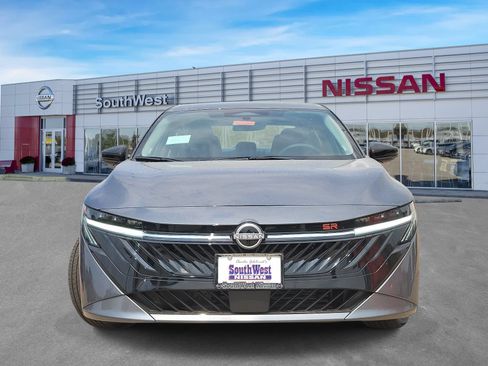 New 2027 Nissan Sentra SR w/ Floor Mat Package FWD image 2