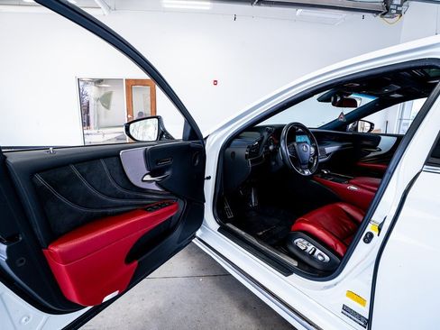 Used 2018 Lexus LS 500 F Sport w/ Accessory Package (Z2) image 35