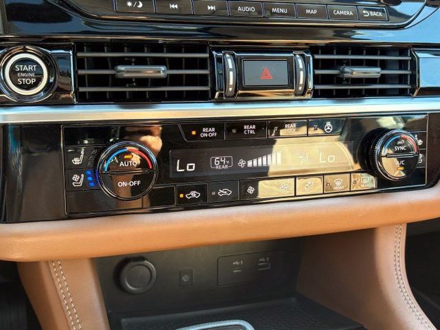 Used 2023 Nissan Pathfinder Platinum w/ Cargo Package AWD/4WD image 18