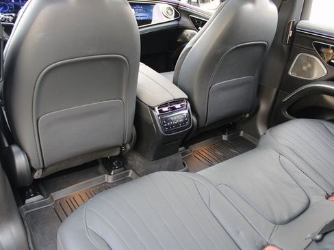 Used 2023 Mercedes-Benz EQS 580 4MATIC SUV image 11