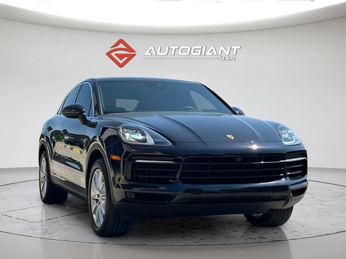 Used 2022 Porsche Cayenne E-Hybrid Coupe AWD/4WD image 17